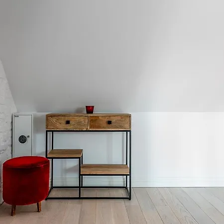 Apartment High Standard Studio. Old Town. *