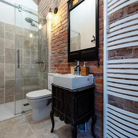 High Standard Studio. Old Town. *